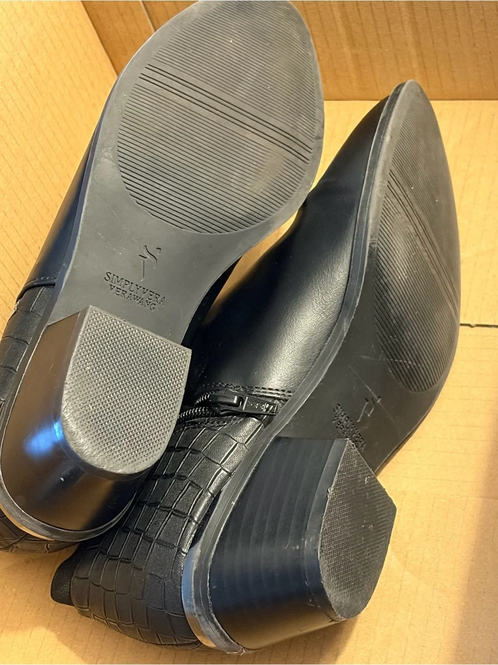 Simply Vera Vera Wang Black Leather Ankle Boots